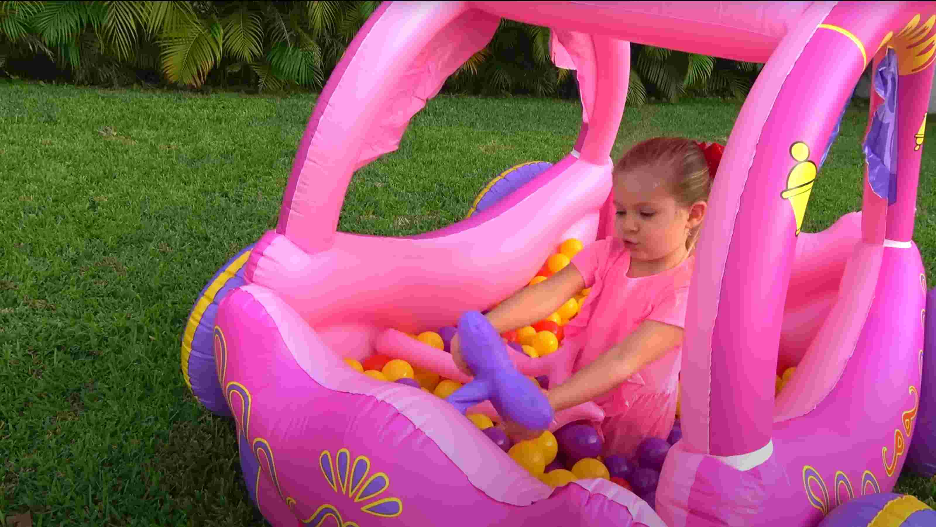 Diana Pretend Play with Princess Carriage Inflatable Toy img